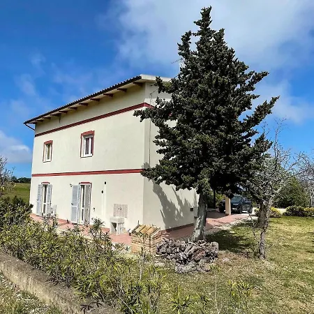 Spacious In With Garden Lapedona