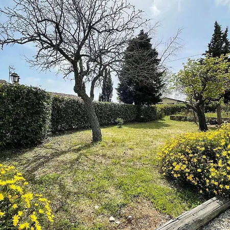 Spacious In With Garden