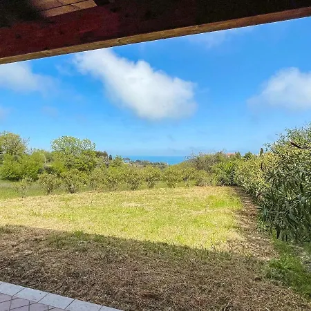 Spacious In With Garden