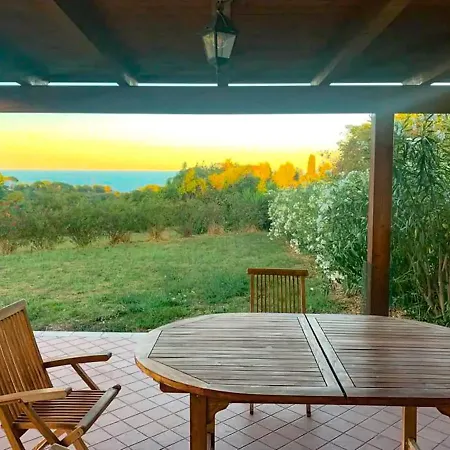 Spacious In With Garden