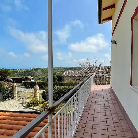 Spacious In With Garden *